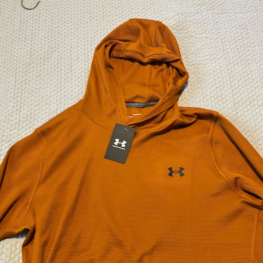 Men’s lightweight Under Armor performance hoodie large